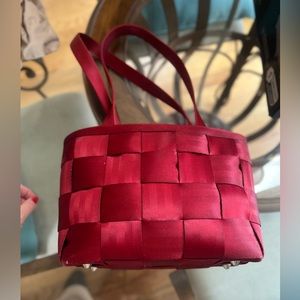 Harveys Original 90’s Seatbelt Bag Purse Red